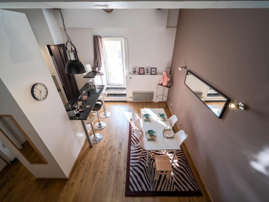 Appartement Tout Equipe 4 Couchages Avec Terrasse Et Parking Venelles Exterior foto